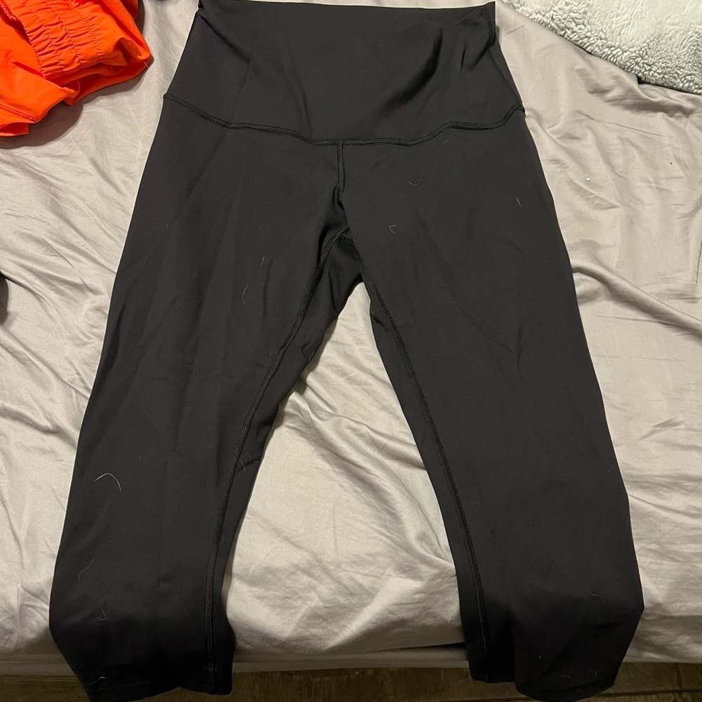 Lululemon crop pants unsure of style I think wonder under size 10